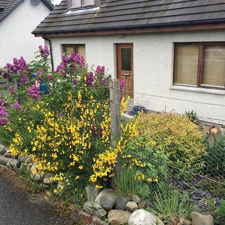 9 Kirk Road Cromdale Exterior photo